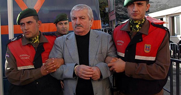 Yeraltı dünyasının ünlü ismi hayatını kaybetti