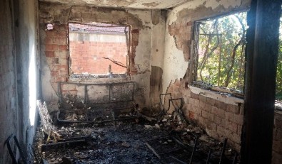 Başkan Akın, Evleri Yanan Aileye Yardım Eli Uzattı