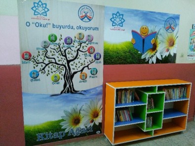 Tuzlukçu'da Okullara Koridor Kitaplıkları Yaptııldı