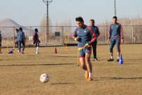 SANDIKLISPOR - Yeni Malatyaspor'da Genç Burak Sakatlandı