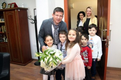 Başkan Subaşıoğlu'na Minik Öğrencilerden Soru Yağmuru