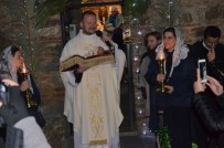 RAHİP - Meryem Ana Evi'nde Düzenlenen Noel Gecesinde Barış İçin Dua Edildi