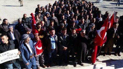 Şırnak'ta PKK'yı Türk bayrakları ile protesto ettiler