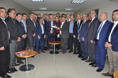 Yüksel, İlçe Başkanları İle Toplandı