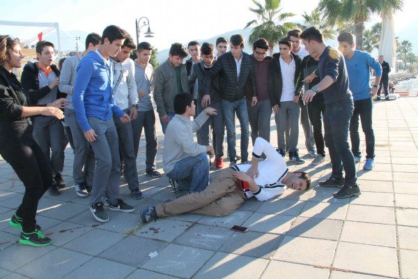 Kız arkadaşını tekmeledi, dövdü sonunda bıçaklandı