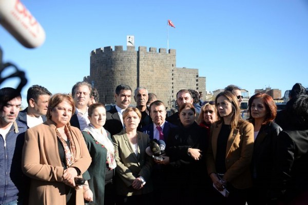 CHP'li kadın vekiller Diyarbakır'a gitti