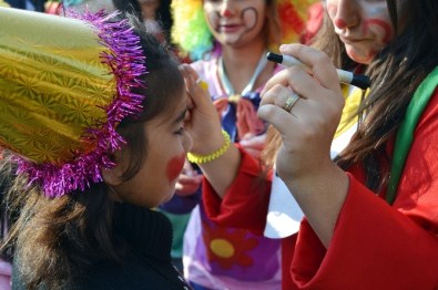 Büyükçekmeceli Miniklerin Yılbaşı Eğlencesi