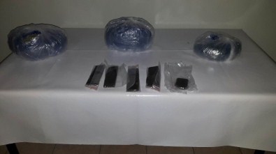 İranlı Şahsın Çantasında Esrar Ele Geçirildi