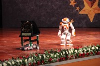 GAZIANTEP TICARET BORSASı - Ödülü Sahneye Robot Getirdi