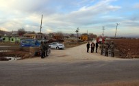 ARAZİ ANLAŞMAZLIĞI - Şanlıurfa'da Arazi Kavgası Açıklaması 1 Ölü, 4 Yaralı