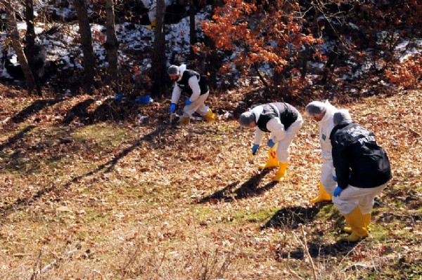 Eşini öldürüp, cesedini sandık içinde ormanlık alana atmış