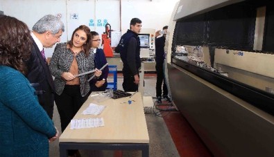Başkan Karaosmanoğlu, Kadın Girişimcileri Tebrik Etti