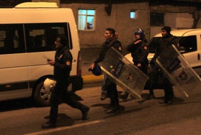 İki Aile Arasında Çıkan Kavgada 1 Polis Yaralandı, 10 Kişi Gözaltına Alındı