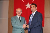 Makina Mühendisleri Odasından Meslek Duayenlerine Plaket