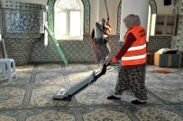 AKŞEHİR BELEDİYESİ - Akşehir Belediyesi Camileri Temizliyor