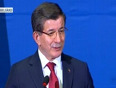 Başbakan Davutoğlu: PYD Fırat'ın batısına geçmedi