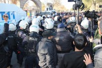 SES BOMBASI - Diyarbakır'da Sur Yürüyüşünde Olaylar Çıktı