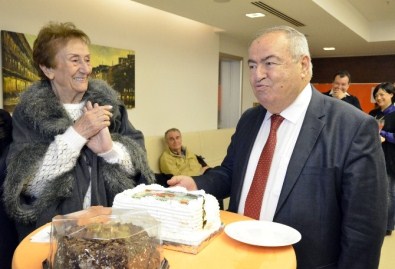 Kaynanalar'ın Tijen'i, Kanser Hastalarına Moral Verdi