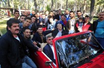 KENT ORMANI - Klasik Araba Sevenler Kepez'de Buluştu