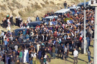 Korsan Gösterilerde Ölen Sedat Baran'ın Cenazesi Toprağa Verildi