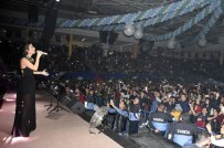 İREM DERİCİ - Oğuz Yılmaz Ve İrem Derici Kurtuluş Konserinde Coşturdu