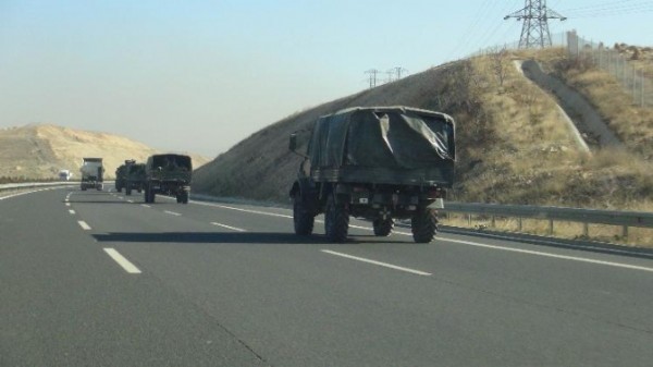 Sınırda askeri hareketlilik