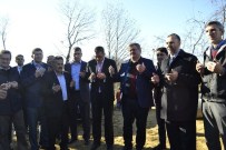 AYHAN AKMAN - Alaplı 6 Kilometrelik Köy Yolunda Çalışmalar Devam Ediyor