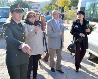 Genelkurmay Eski Başkanı Torumtay'ın Eşi Datça'da Toprağa Verildi