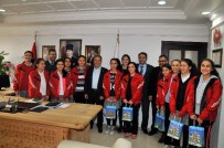 AKŞEHİR BELEDİYESİ - Konya Şampiyonu Takımdan Başkan Akkaya'ya Ziyaret