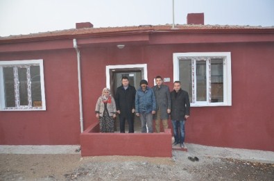 Seyitgazi'de Zorda Kalan Aileye Devlet Desteği