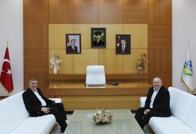 Toyota Genel Müdürü Özer'den Toçoğlu'na Veda Ziyareti