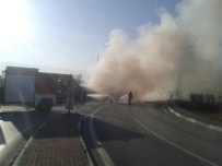 BENZİN DEPOSU - Yanan Otomobili Söndüren İtfaiyeci Alev Topunun İçinde Kaldı