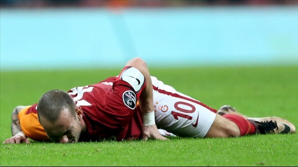 Wesley Sneijder sezonu kapatabilir!