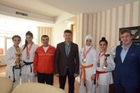 ZEUGMA - Başarılı Karatecilerden Başkan Yeni'ye Ziyaret