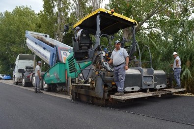 Finike'de Alt Yapı Sonrası Sıcak Asfalt
