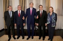 Kerry Kıbrıslı Liderlerle Yemekte Bir Araya Geldi