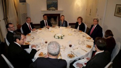 Kerry Kıbrıslı Liderlerle Yemekte Buluştu