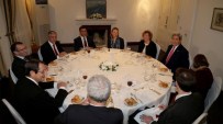 Kerry Kıbrıslı Liderlerle Yemekte Buluştu