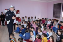 DUYGU ERDOĞAN - Minik Kardeşlerine Trafik Kurallarını Uygulamalı Öğrettiler