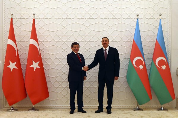 Başbakan Davutoğlu ve İlham Aliyev basın toplantısı düzenledi