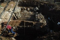 İNSAN KEMİKLERİ - Akçakoca'da Cenevizliler Dönemine Ait Tarihi Eserler Bulundu