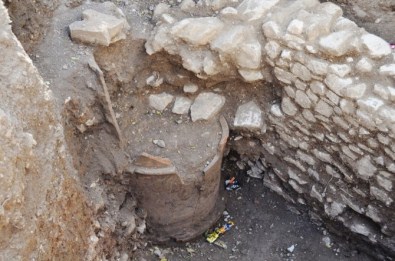 Bodrum'da Tarihi Su Kuyusu Bulundu