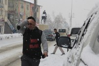 KAYAK YARIŞMASI - Hakkari'de Kar Yağışı