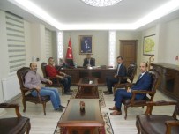 MUSA ÜÇGÜL - Kaymakam Üçgül, Başarılı Doktorları Unutmadı