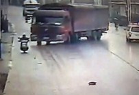KAYGAN ZEMİN - TIR Motosikletliyi Ezerek Öldürdü