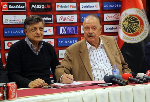 İlhan Cavcav dünya basınında