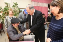 AYHAN BOYACı - Başkan Bakıcı Personellerinin Ve Vatandaşların Yeni Yılını Kutladı