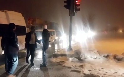 Bitlis'te Kar Yağışı Trafikte Aksamalara Neden Oluyor