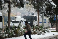 KAMURAN YÜKSEK - Diyarbakır'da Polise Eyp'li Saldırı Açıklaması 4 Polis Yaralı