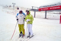 KIŞ TURİZMİ - Erciyes'e Gelen Kayak Yapmanın Keyfini Çıkartıyor